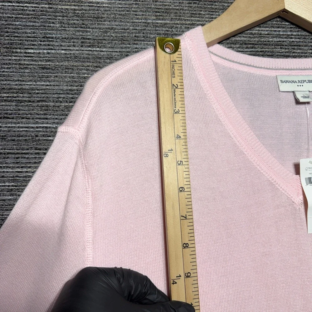Banana Republic Sweater Mens L Pink LS V-Neck 100% Cotton 792738-36-1 Fine Knit